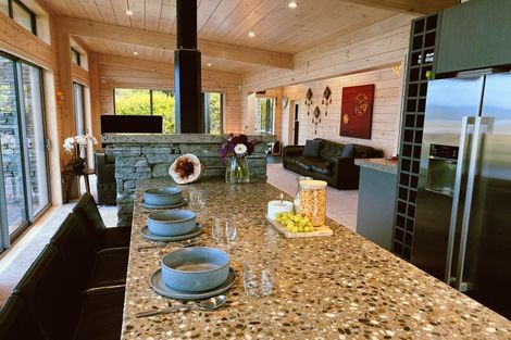 Photo of property in 17 Lookout Drive, Mount Creighton, Queenstown, 9371