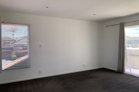 Photo of property in 3 Bridgehead Cove, West Harbour, Auckland, 0618