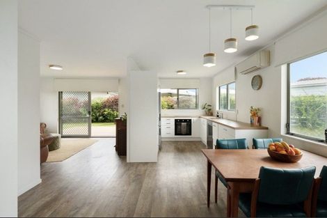 Photo of property in 6 Barbara Grove, Papamoa Beach, Papamoa, 3118