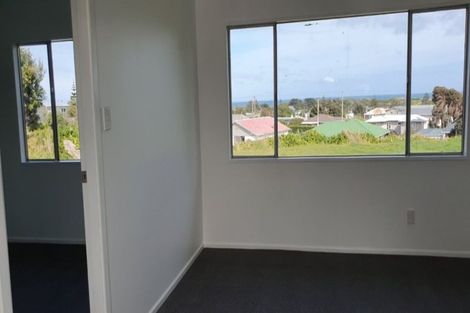 Photo of property in 40 Rangiora Street, Castlecliff, Whanganui, 4501