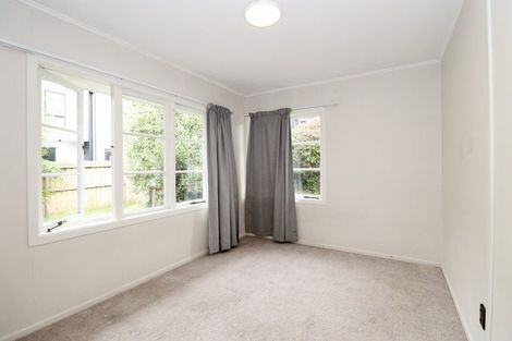 Photo of property in 108 Kervil Avenue, Te Atatu Peninsula, Auckland, 0610
