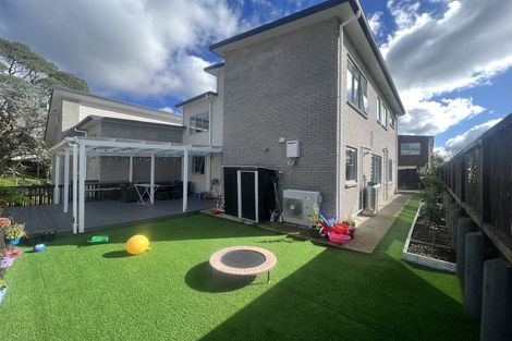 Photo of property in 31 Sunshine Boulevard, Sunnyvale, Auckland, 0612