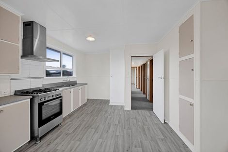 Photo of property in 18 Acourt Street, Hawera, 4610