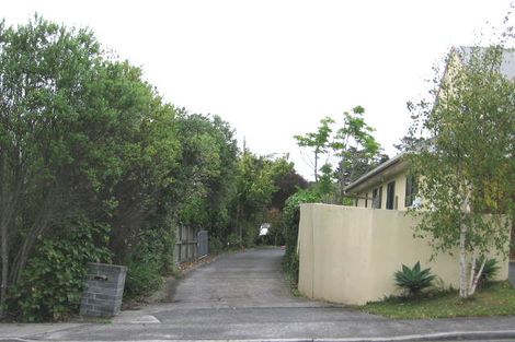 Photo of property in 2/10 Stoneleigh Court, Sunnynook, Auckland, 0632