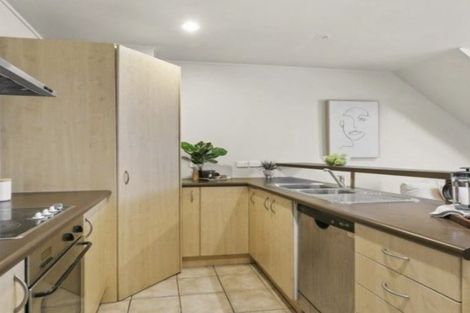Photo of property in Mendosa Terraces Apartments, 14/9 Ebor Street, Te Aro, Wellington, 6011