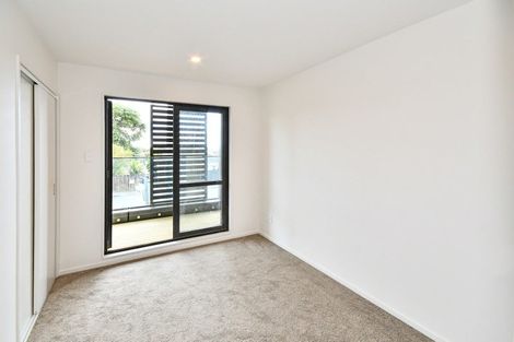 Photo of property in 2/3226 Great North Road, New Lynn, Auckland, 0600