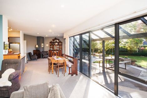 Photo of property in 45 Waicola Drive, Fitzherbert, Palmerston North, 4471