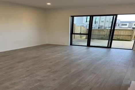 Photo of property in 5/36 Westgate Drive, Westgate, Auckland, 0614