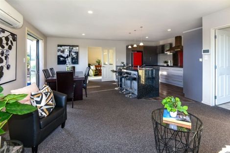 Photo of property in 94 Rothesay Road, Parklands, Christchurch, 8083