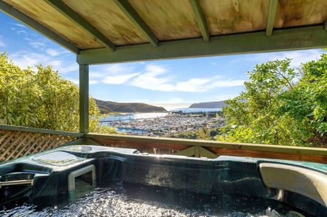 Photo of property in 62 Kiriwai Road, Paremata, Porirua, 5024