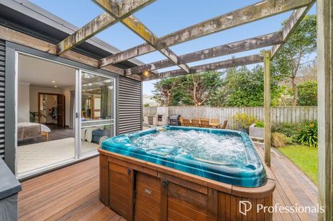 Photo of property in 1 Thornycroft Avenue, Epuni, Lower Hutt, 5011