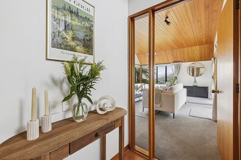 Photo of property in 50 Amapur Drive, Khandallah, Wellington, 6035