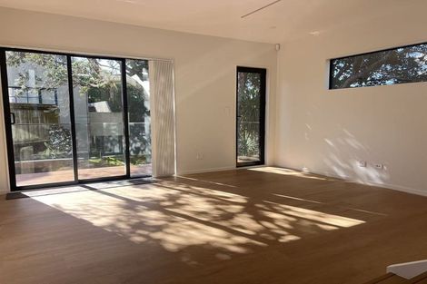 Photo of property in 4/41 Forrest Hill Road, Milford, Auckland, 0620