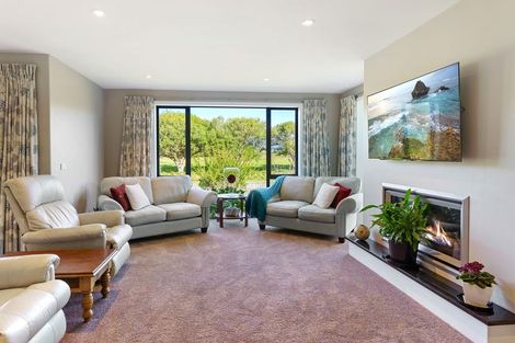 Photo of property in 36 Titoki Road, Waikanae Beach, Waikanae, 5036