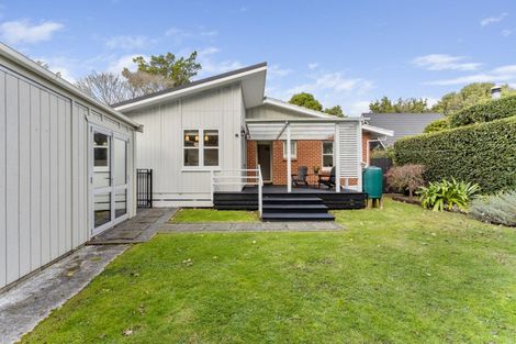 Photo of property in 26 Walton Avenue, Waikanae, 5036
