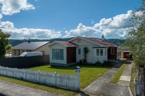 Photo of property in 15 Church Street, Kawakawa, 0210