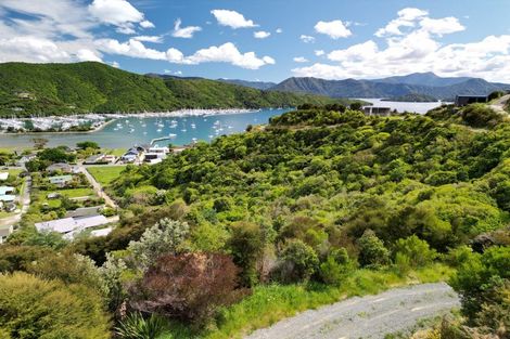 Photo of property in 42 Waimarama Street, Waikawa, Picton, 7220