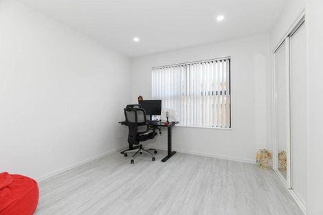 Photo of property in 6a Cutler Street, New Lynn, Auckland, 0600