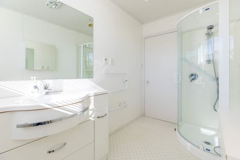 Photo of property in 1420 Whangaparaoa Road, Army Bay, Whangaparaoa, 0930