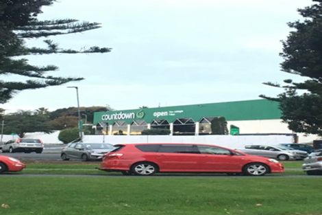 Photo of property in 3/7 Highland Park Drive, Highland Park, Auckland, 2010