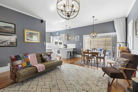 Photo of property in 31 Kapiti Crescent, Titahi Bay, Porirua, 5022