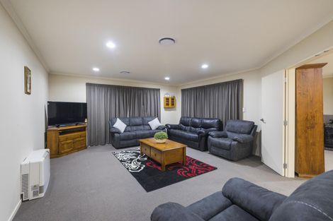 Photo of property in 53 Geneva Terrace, Kelvin Grove, Palmerston North, 4414