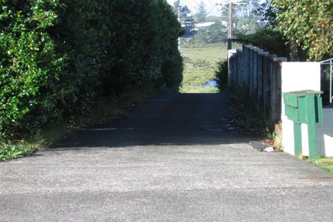 Photo of property in 1/237 Hepburn Road, Glendene, Auckland, 0602