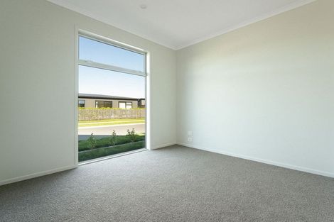 Photo of property in 23 Hammick Crescent, Pyes Pa, 3112