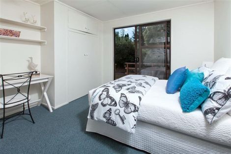 Photo of property in 1/24 Merton Avenue, Glenfield, Auckland, 0627