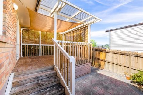 Photo of property in 28 View Ridge Drive, Ranui, Auckland, 0612