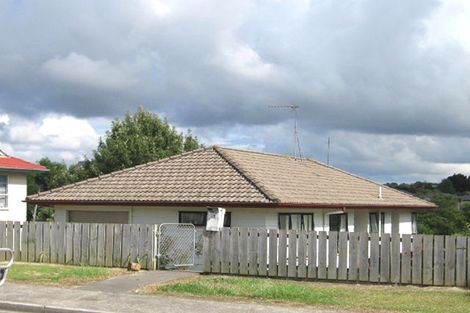 Photo of property in 21 Katrina Place, Massey, Auckland, 0614