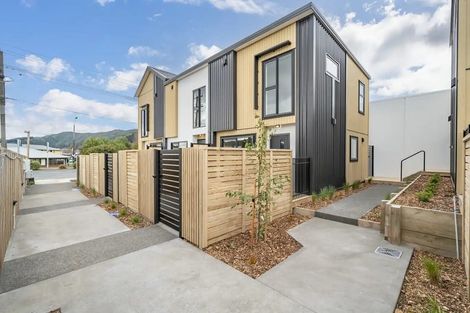 Photo of property in 4/7 Wainuiomata Road, Wainuiomata, Lower Hutt, 5014