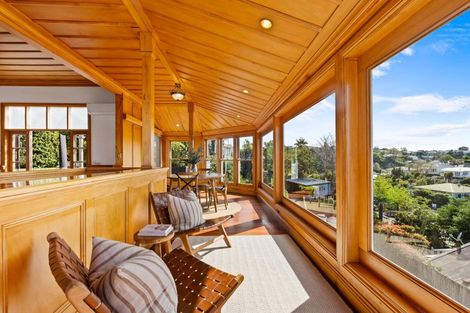 Photo of property in 18 Sealy Road, Bluff Hill, Napier, 4110