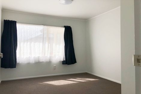 Photo of property in 13 Ballini Rise, West Harbour, Auckland, 0618