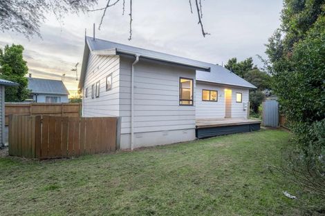 Photo of property in 8 Fortunes Road, Half Moon Bay, Auckland, 2012