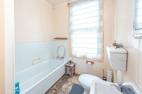 Photo of property in 213 Puriri Street, Castlecliff, Whanganui, 4501