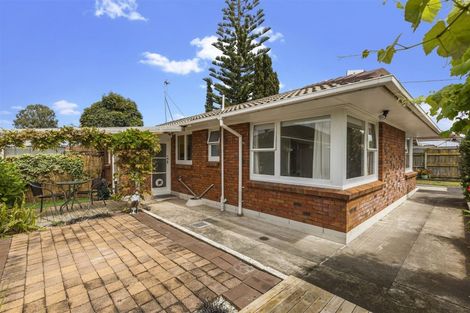 Photo of property in 2/100 Ti Rakau Drive, Pakuranga, Auckland, 2010