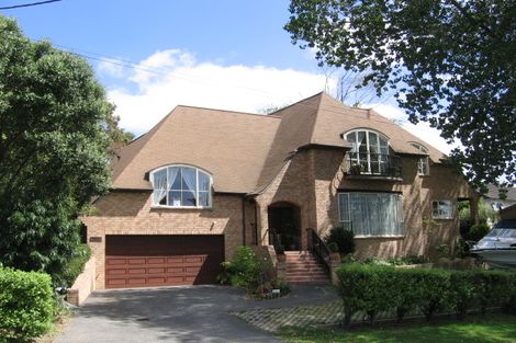 Photo of property in 2/4 Braemar Road, Castor Bay, Auckland, 0620