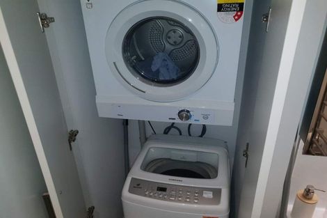 Photo of property in 2 Salford Place, Awapuni, Palmerston North, 4412