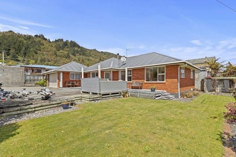 Photo of property in 157a Waikawa Road, Picton, 7220
