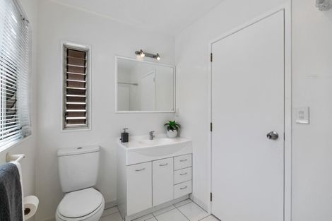 Photo of property in 1/21 Stafford Road, Northcote Point, Auckland, 0627