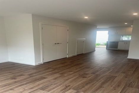 Photo of property in 22 Whakahui Lane, Mangere Bridge, Auckland, 2022