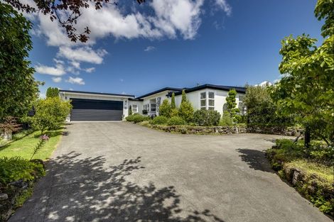 Photo of property in 20 Tauroa Road, Havelock North, 4130
