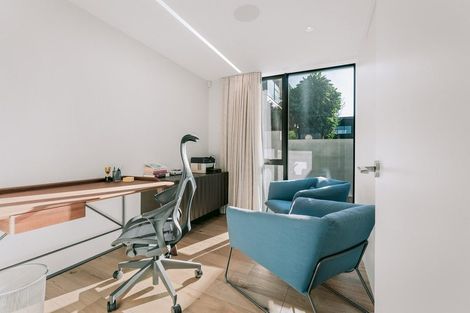 Photo of property in 124 Marine Parade, Mount Maunganui, 3116