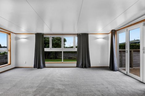 Photo of property in 17 Villa Place, Bell Block, New Plymouth, 4312