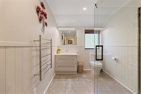 Photo of property in 68 Parawera Drive, Acacia Bay, Taupo, 3330