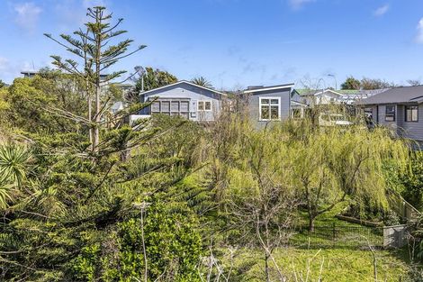 Photo of property in 31 Kapiti Crescent, Titahi Bay, Porirua, 5022