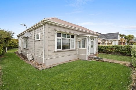 Photo of property in 195 Macandrew Road, South Dunedin, Dunedin, 9012