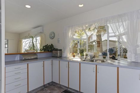 Photo of property in 9 Te Arawa Place, Welcome Bay, Tauranga, 3112