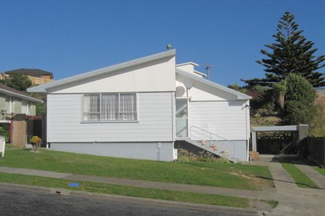 Photo of property in 6 Keith Hart Grove, Titahi Bay, Porirua, 5022